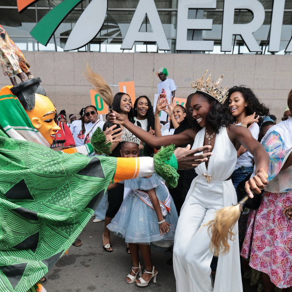 Abidjan – Bangkok : Olivia Yacé en route pour Miss Universe 2025